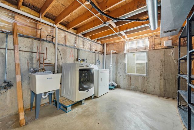 658 Anderson Drive, Lake In The Hills, IL 60156