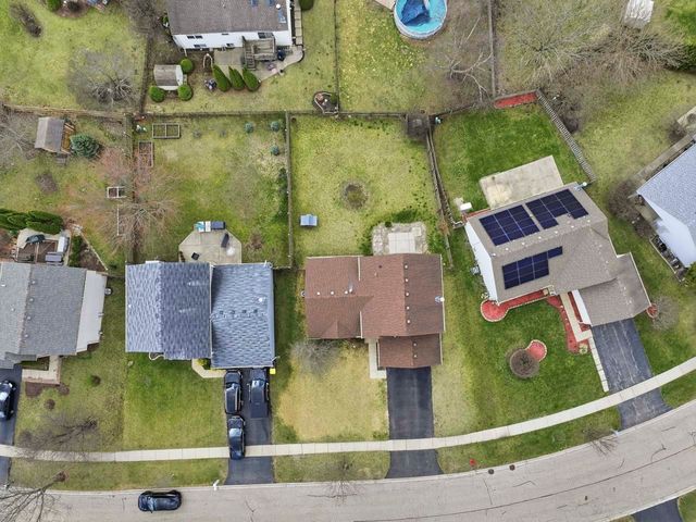 658 Anderson Drive, Lake In The Hills, IL 60156