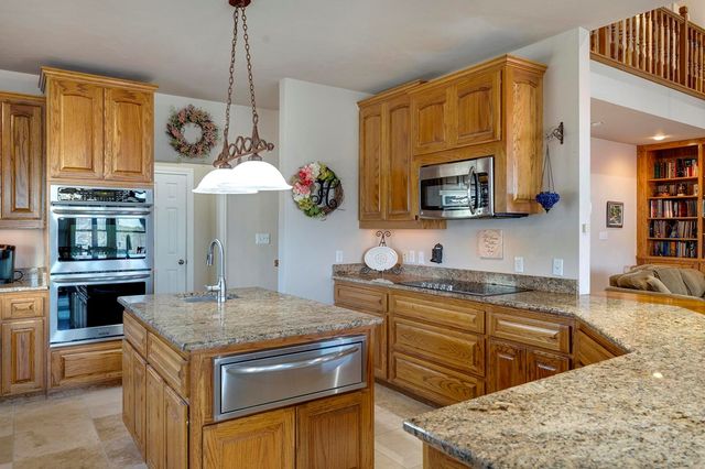 231 Stoney Brook Rd, Kerrville, TX 78028