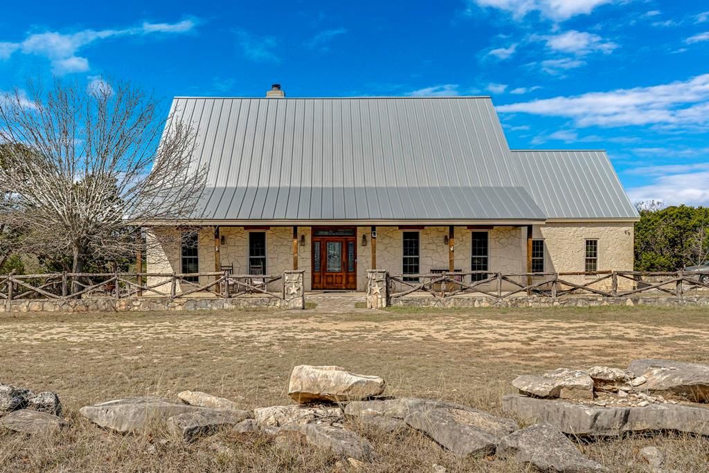 231 Stoney Brook Rd, Kerrville, TX 78028