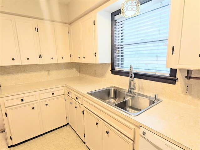 4779 Mixville Road, Sealy, TX 77474