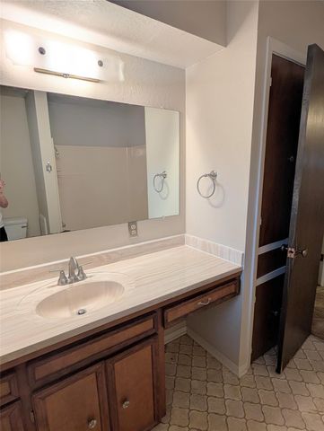 4779 Mixville Road, Sealy, TX 77474