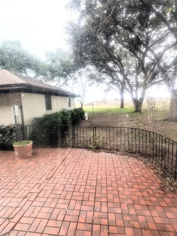 4779 Mixville Road, Sealy, TX 77474