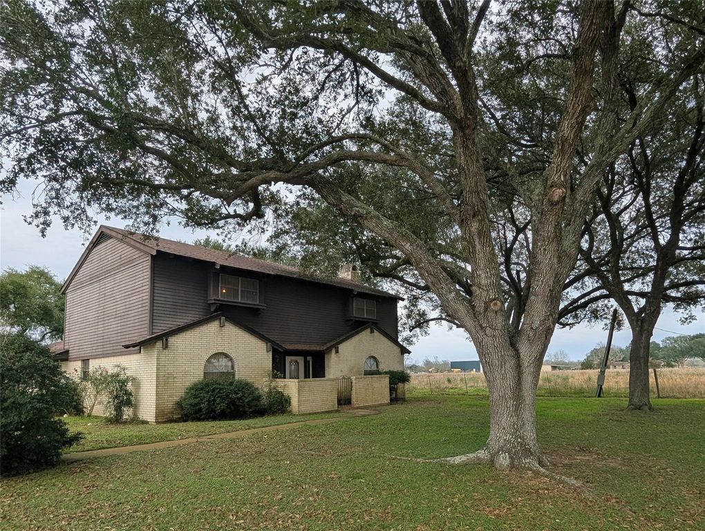 4779 Mixville Road, Sealy, TX 77474