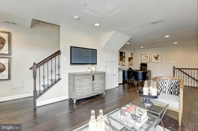 22101 BROADWAY AVE, Clarksburg, MD 20871