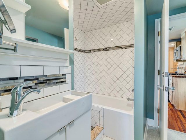 2314 Santa Rosa ST, Austin, TX 78702