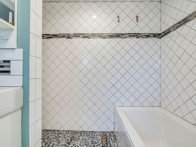 2314 Santa Rosa ST, Austin, TX 78702