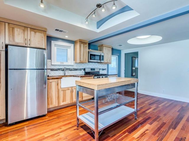 2314 Santa Rosa ST, Austin, TX 78702