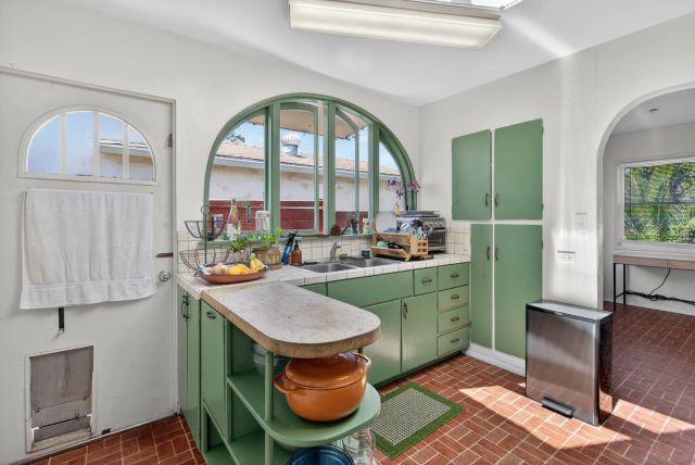 819 Law Street, San Diego, CA 92109