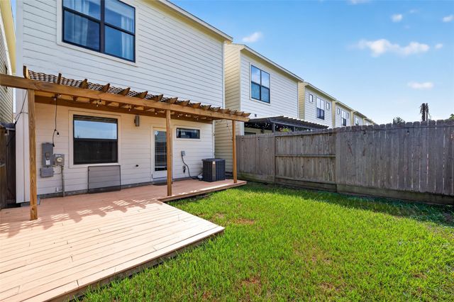 3921 Tulane Oak Drive, Houston, TX 77018