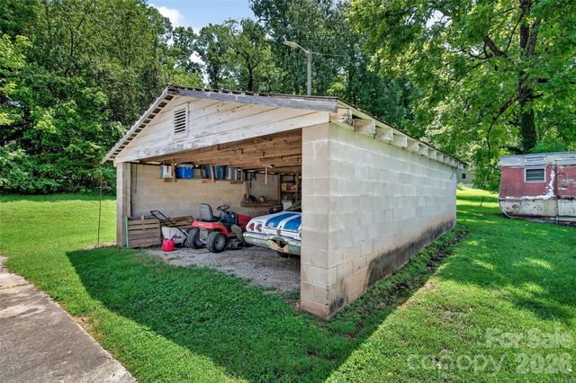 96 Huntsville Road, Marion, NC 28752