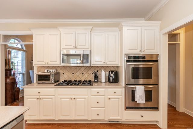 118 Manitou Drive, Maumelle, AR 72113