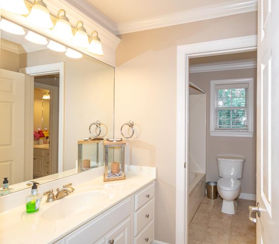 118 Manitou Drive, Maumelle, AR 72113