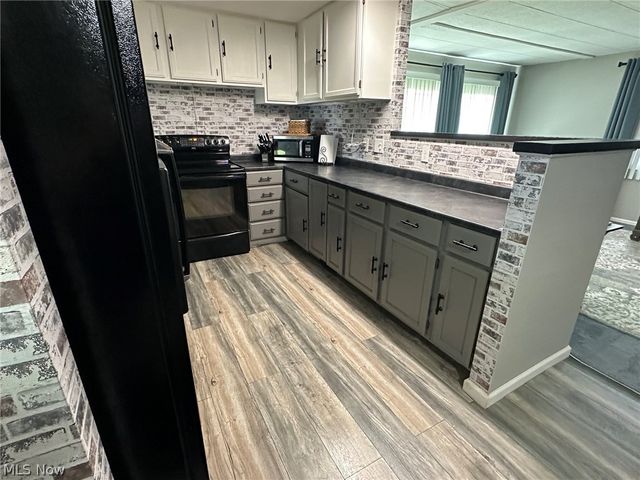 220 Greenbriar 73, Elyria, OH 44035
