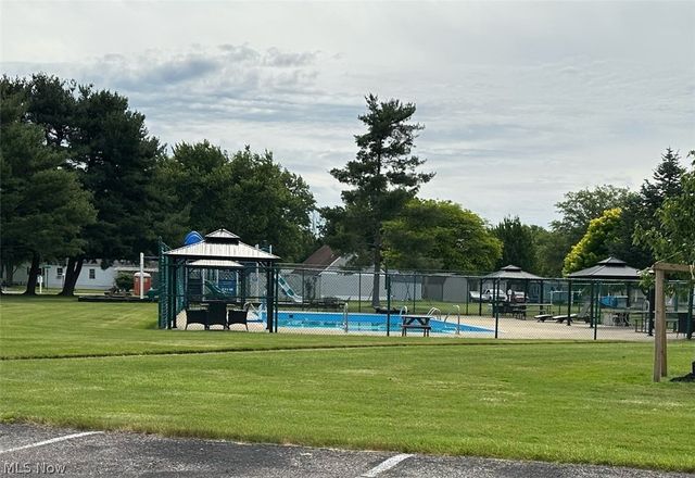 220 Greenbriar 73, Elyria, OH 44035