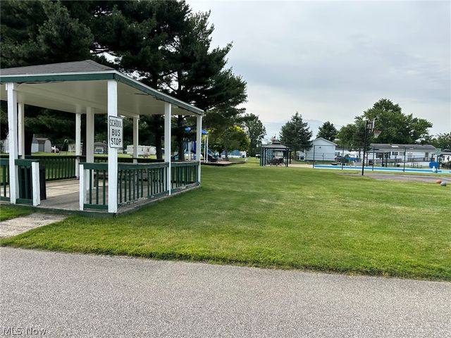 220 Greenbriar 73, Elyria, OH 44035