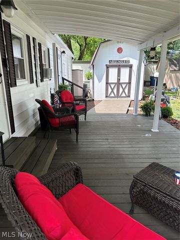 220 Greenbriar 73, Elyria, OH 44035