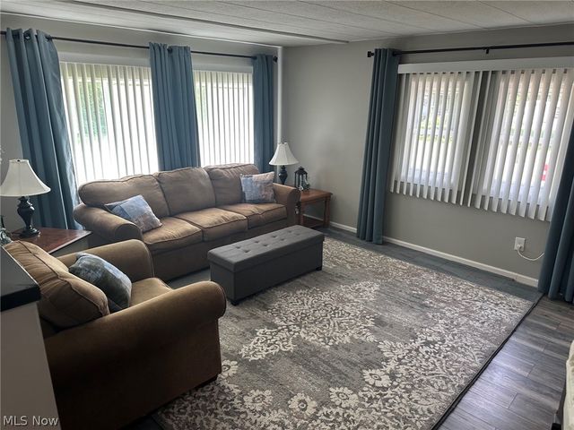 220 Greenbriar 73, Elyria, OH 44035