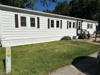 220 Greenbriar 73, Elyria, OH 44035