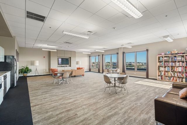 156 Porter St 353, Boston, MA 02128