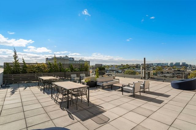 156 Porter St 353, Boston, MA 02128