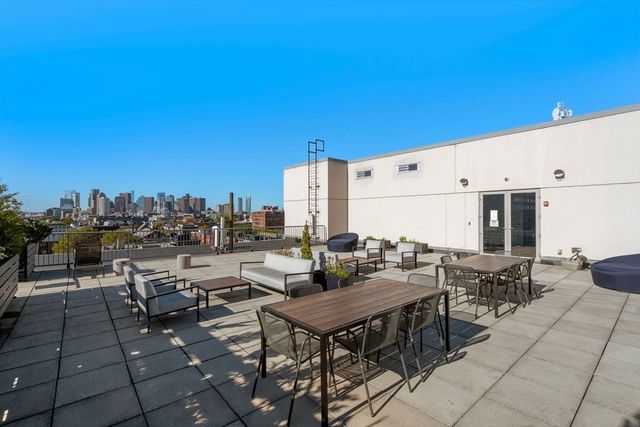 156 Porter St 353, Boston, MA 02128