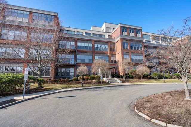 156 Porter St 353, Boston, MA 02128