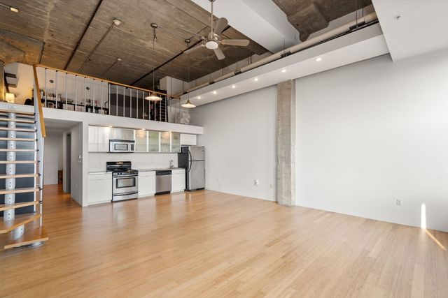 156 Porter St 353, Boston, MA 02128