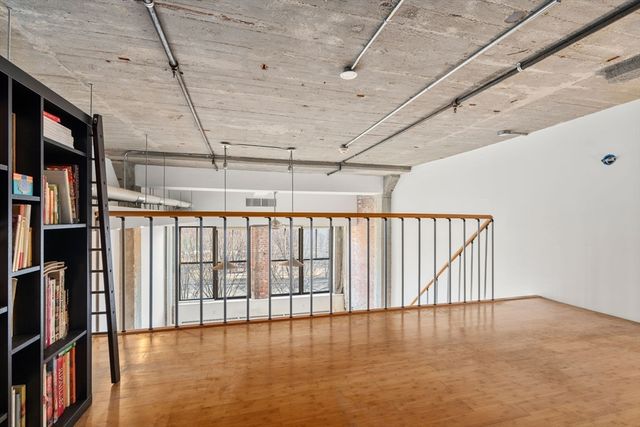 156 Porter St 353, Boston, MA 02128