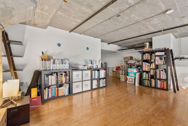 156 Porter St 353, Boston, MA 02128