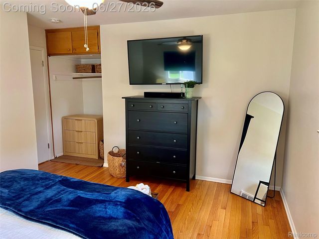 27909 Shock Street, St. Clair Shores, MI 48081