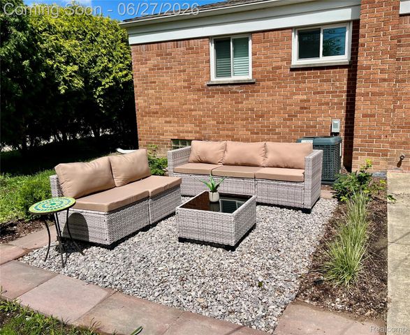 27909 Shock Street, St. Clair Shores, MI 48081