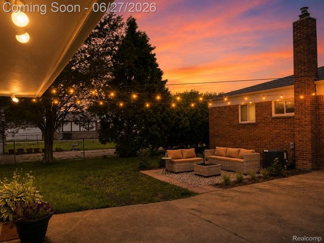 27909 Shock Street, St. Clair Shores, MI 48081