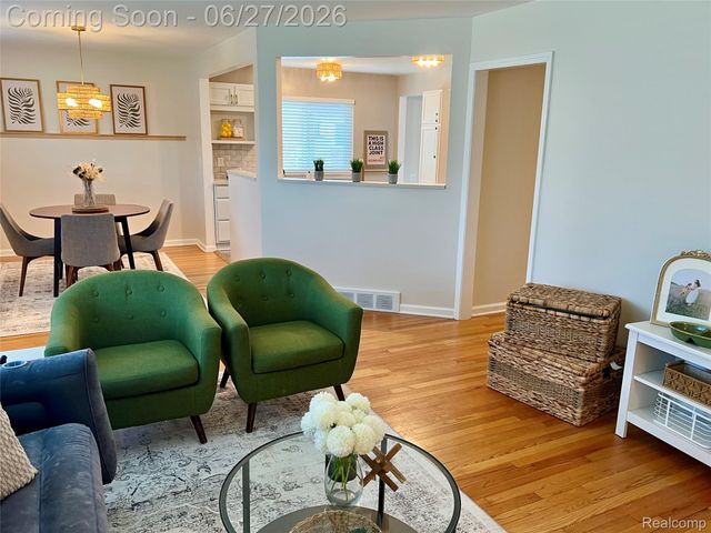 27909 Shock Street, St. Clair Shores, MI 48081