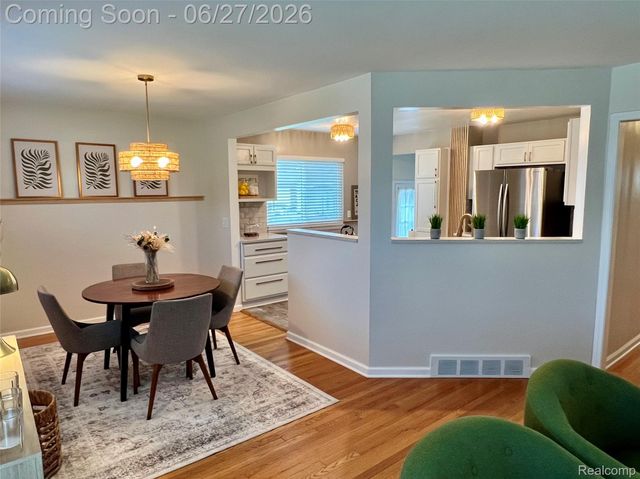 27909 Shock Street, St. Clair Shores, MI 48081