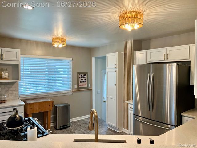 27909 Shock Street, St. Clair Shores, MI 48081
