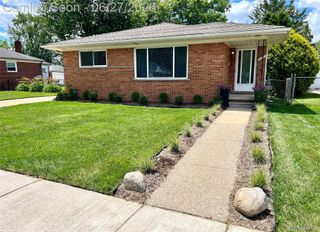27909 Shock Street, St. Clair Shores, MI 48081