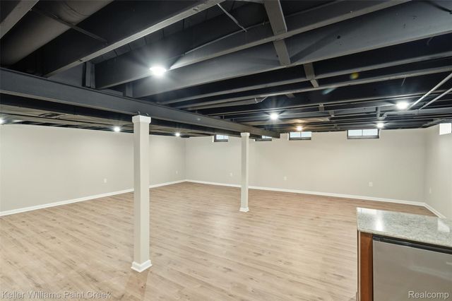 108 Menasha Trail, Orion Charter Township, MI 48362