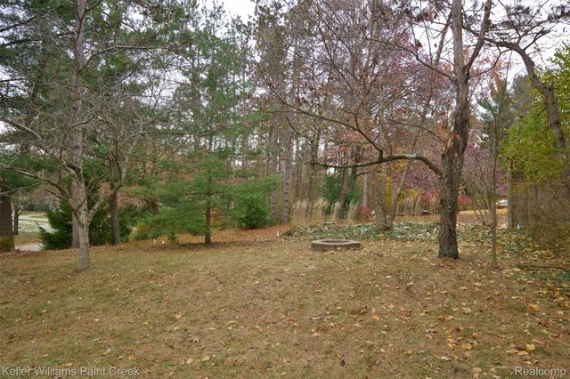 108 Menasha Trail, Orion Charter Township, MI 48362