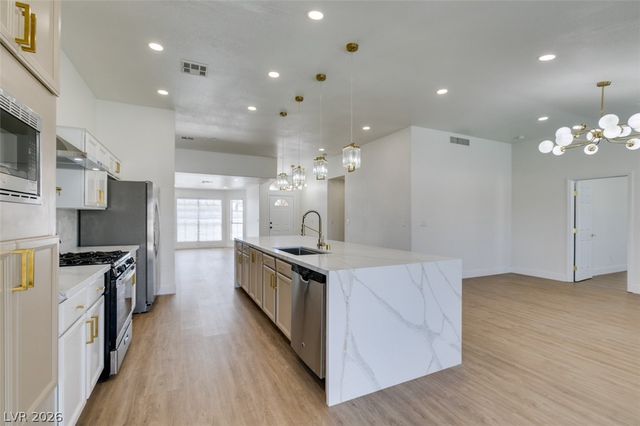7824 Villa Finestra Drive, Las Vegas, NV 89128