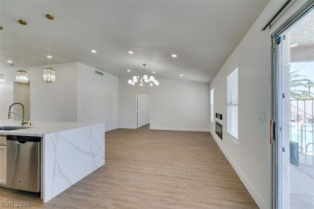 7824 Villa Finestra Drive, Las Vegas, NV 89128
