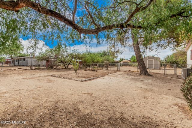 9231 W Ira Street, Tucson, AZ 85735