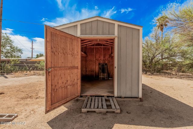 9231 W Ira Street, Tucson, AZ 85735