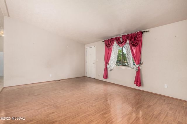 9231 W Ira Street, Tucson, AZ 85735