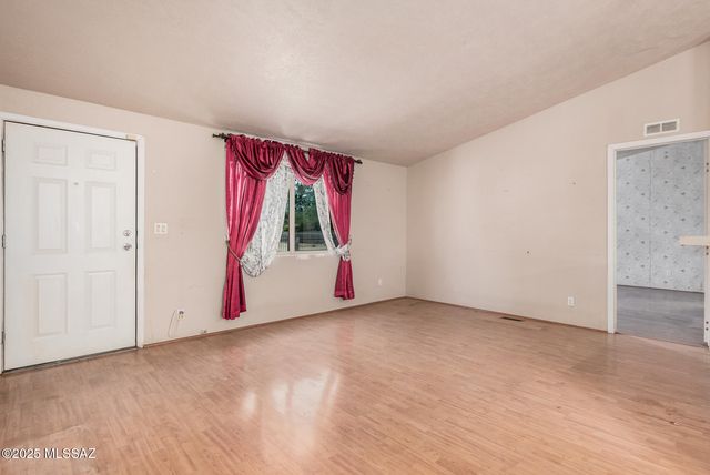 9231 W Ira Street, Tucson, AZ 85735