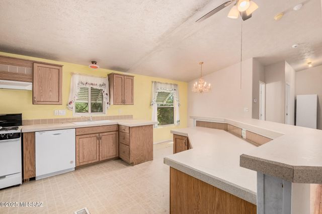 9231 W Ira Street, Tucson, AZ 85735