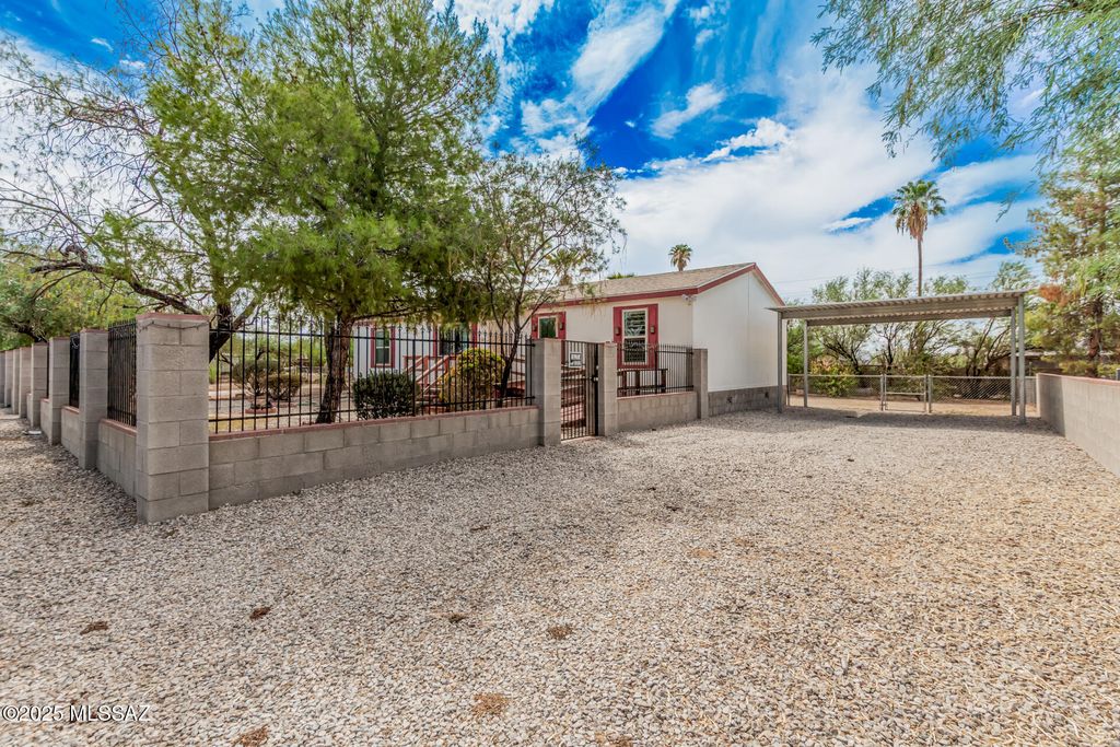 9231 W Ira Street, Tucson, AZ 85735