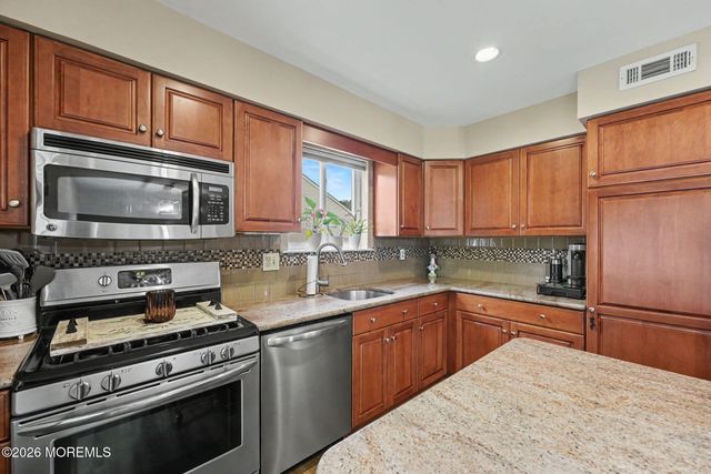 6 Scarlet Lane, Howell, NJ 07731