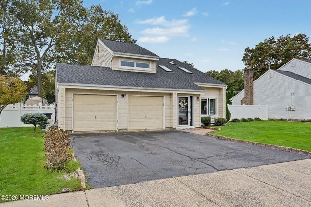 6 Scarlet Lane, Howell, NJ 07731
