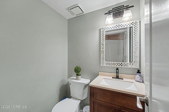 6 Scarlet Lane, Howell, NJ 07731